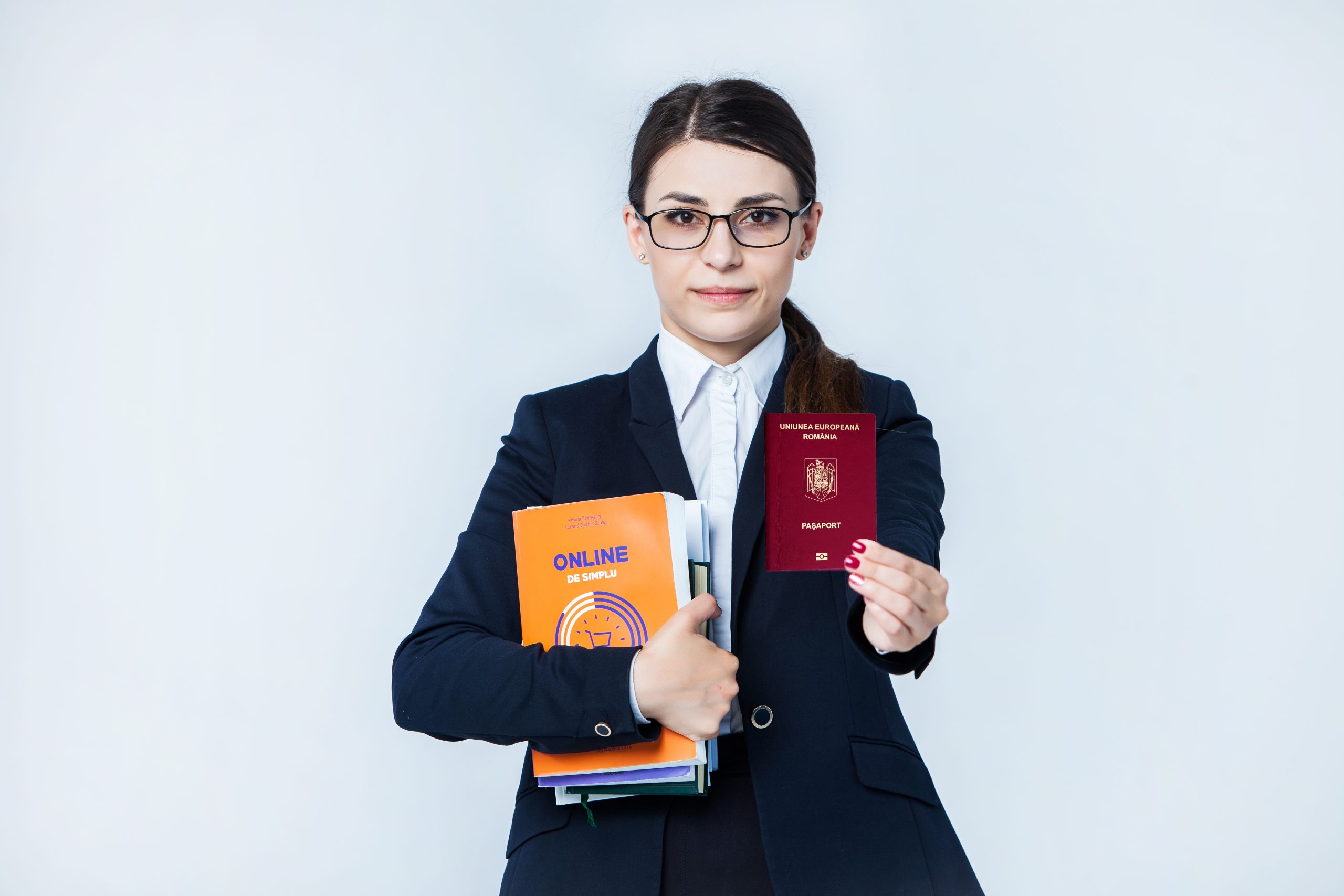 Vreau pașaport românesc chiar acum: Termene legale versus termene reale de redobândire a cetățeniei române